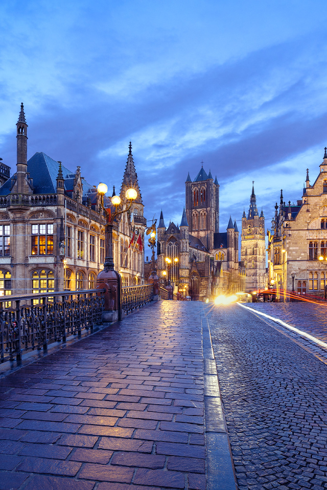 Мост и старинные дома в городе Гент, Бельгия