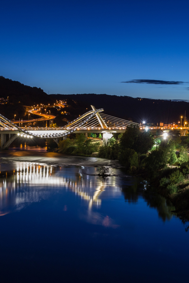 Ночной мост над рекой, Испания