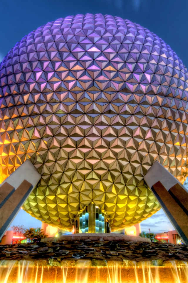 Космический корабль «Земля», символ тематического парка Эскот, Флорида. США