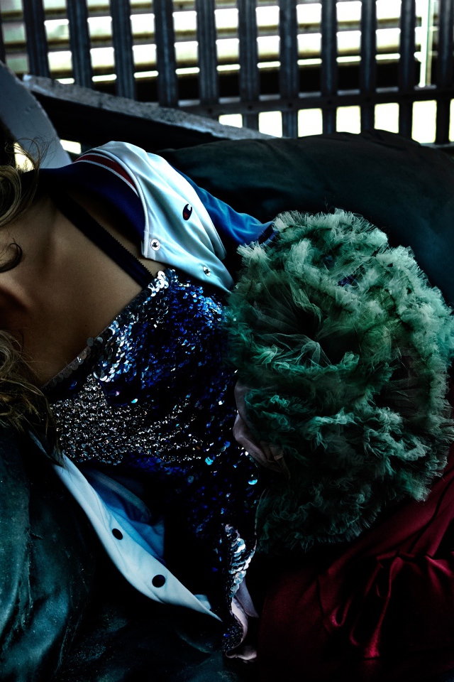 Популярная молодая актриса,  модель Кара Делевинь