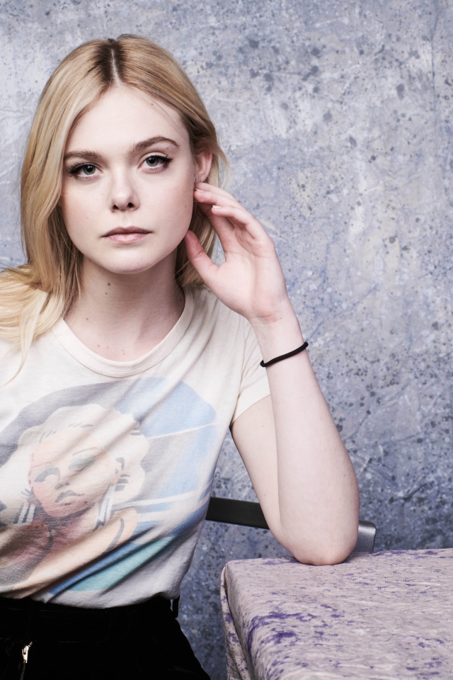 Нежная молодая девушка, актриса Эль Фэннинг