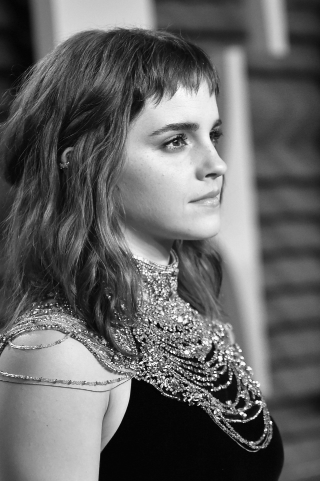 Актриса Эмма Уотсон черно-белое фото