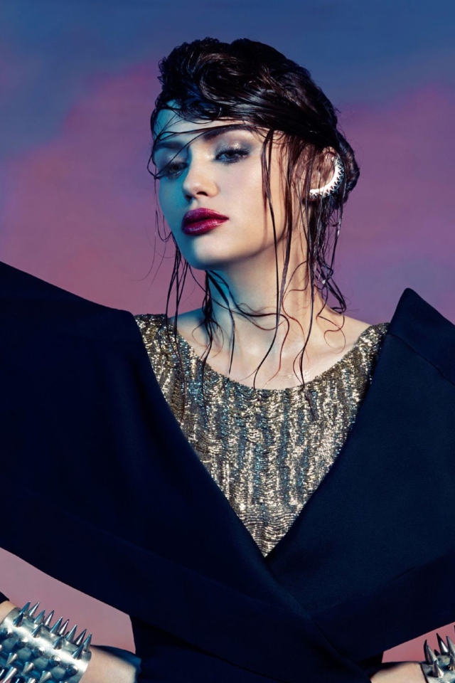 Американская актриса Холланд Роден в красивом платье 