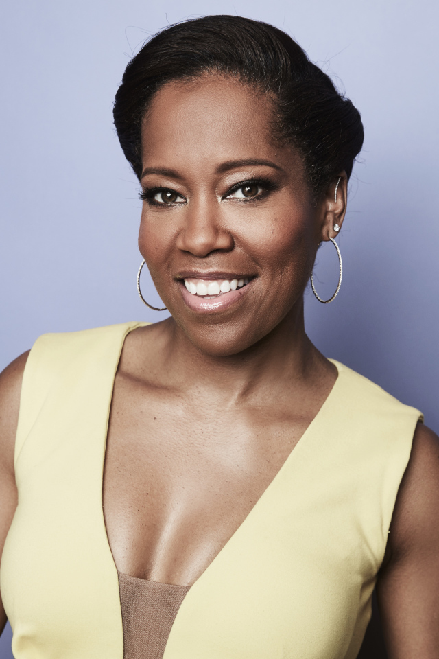 Американская актриса Реджина Кинг с красивой улыбкой