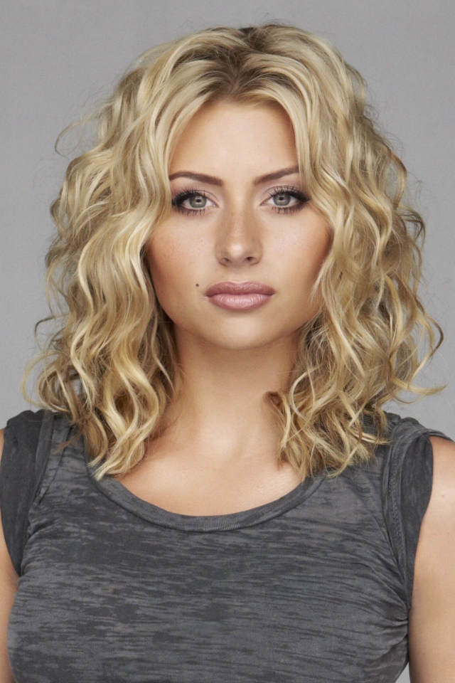 Красивая блондинка, актриса Эли Мишалка