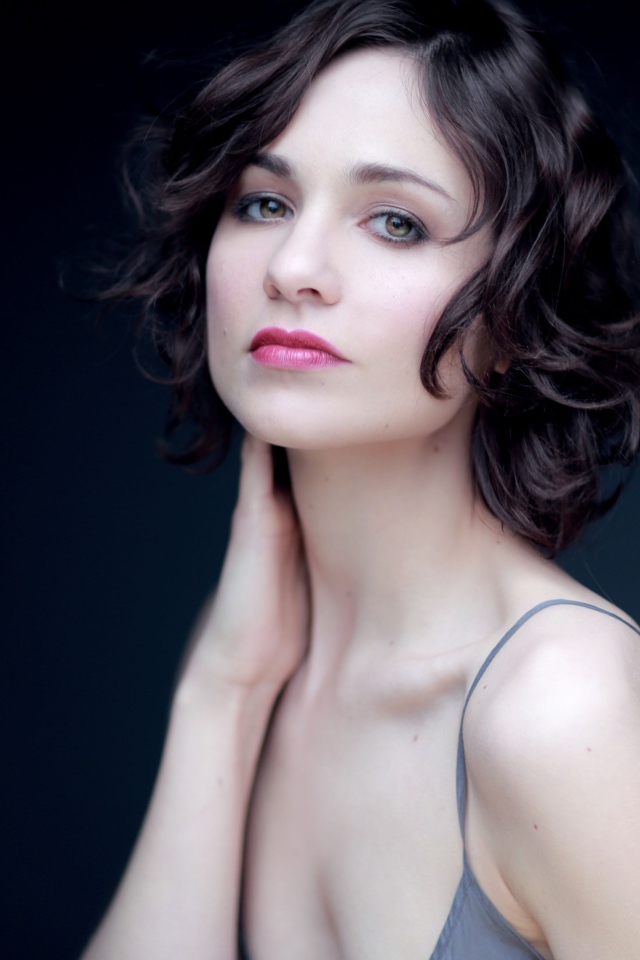 Красивая кареглазая девушка, актриса Таппенс Мидлтон