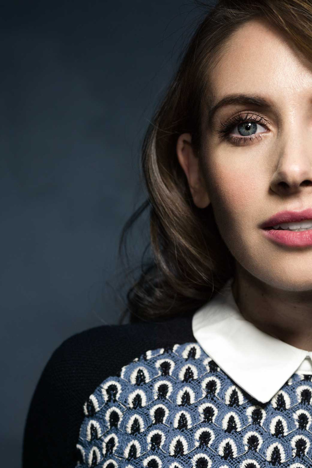 Голубоглазая брюнетка, актриса Элисон Бри