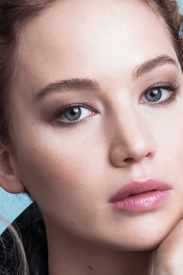 Голубоглазая нежная девушка, актриса Дженнифер Лоуренс