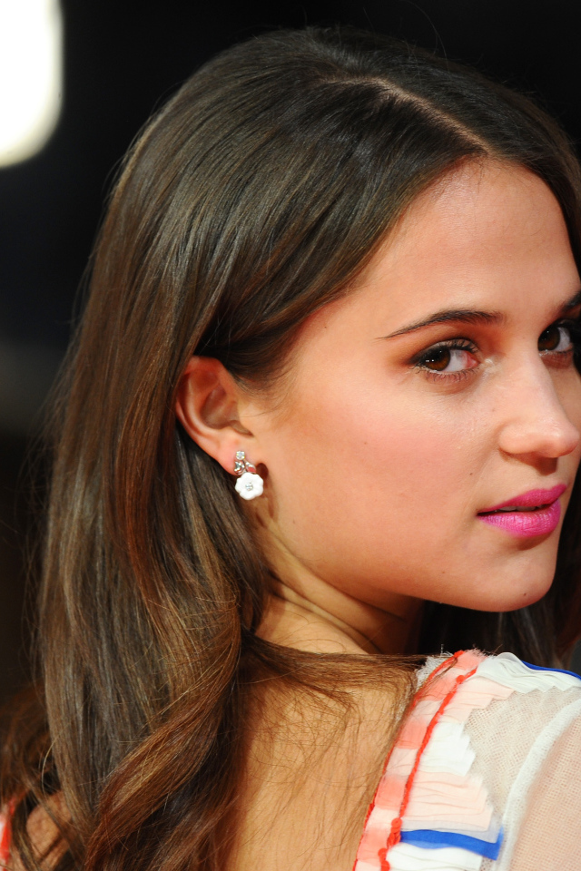 Нежная девушка актриса Алисия Викандер