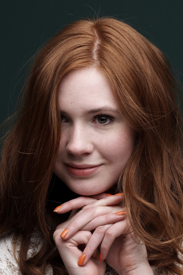 Милая молодая актриса Карен Гиллан