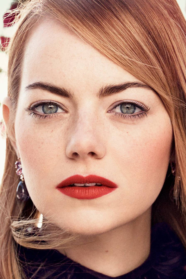 Рыжеволосая красивая актриса Эмма Стоун