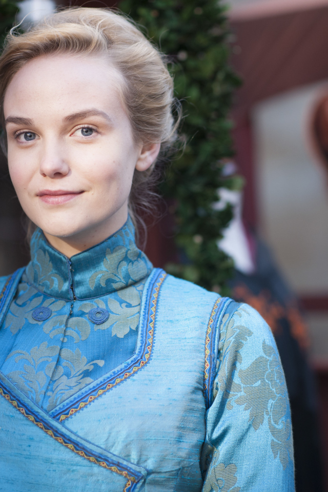 Шотландская актриса Джоанна Вандерхем в красивом наряде