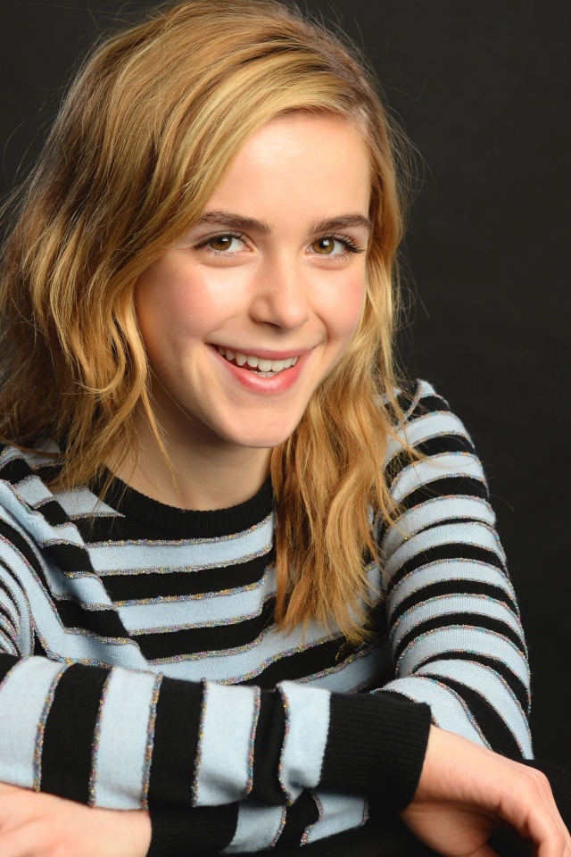 Улыбающаяся молодая актриса Кирнан Шипка