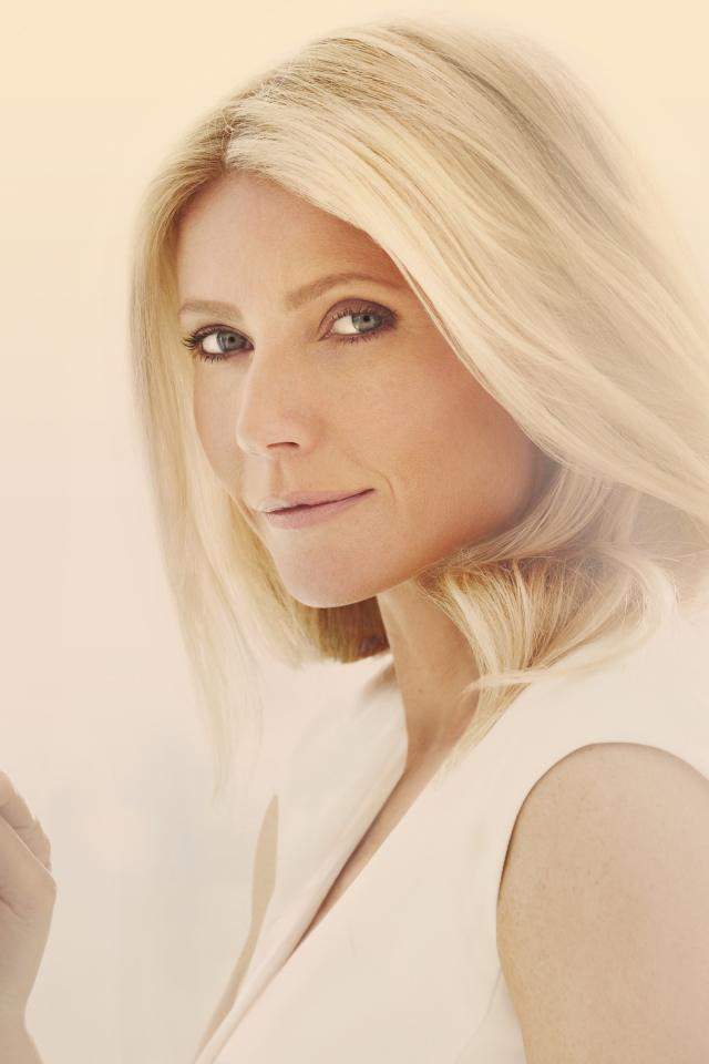 Стильная блондинка актриса Гвинет Пэлтроу