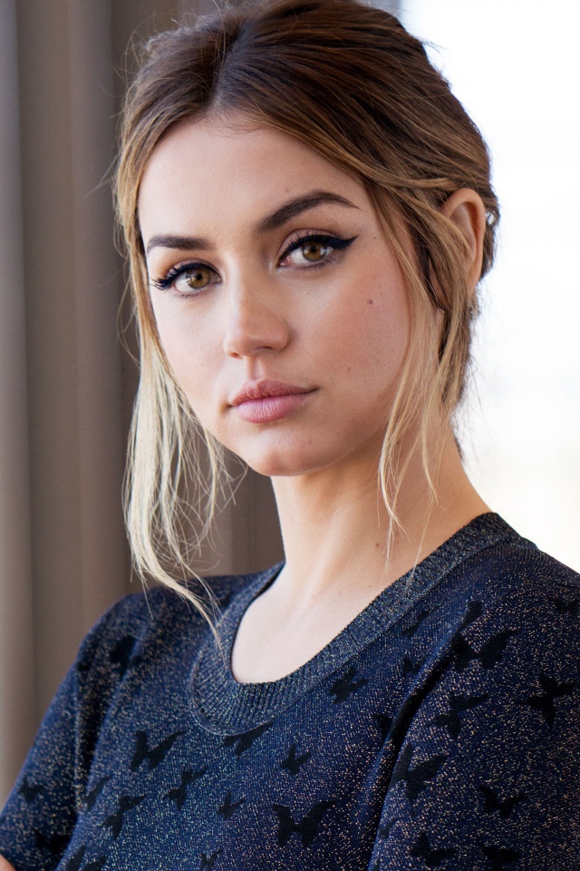 Молодая актриса Ана де Армас