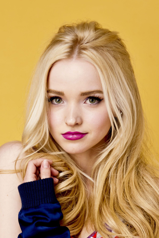 Молодая яркая девушка, актриса Дав Кэмерон