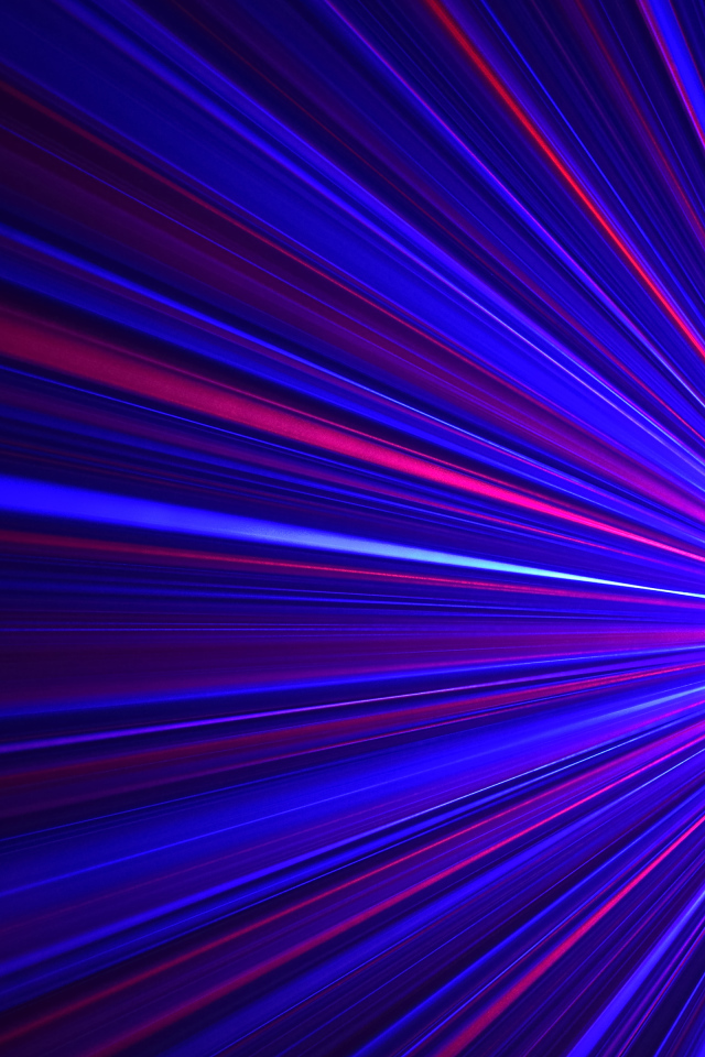 Яркая светящаяся искра с разноцветными лучами