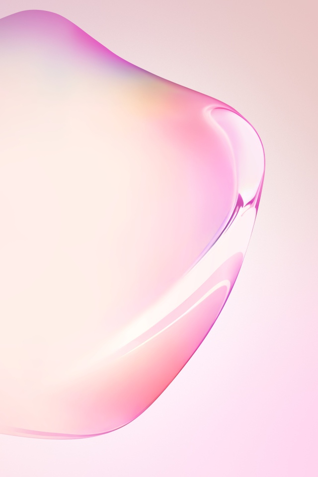 Прозрачный пузырь на розовом фоне