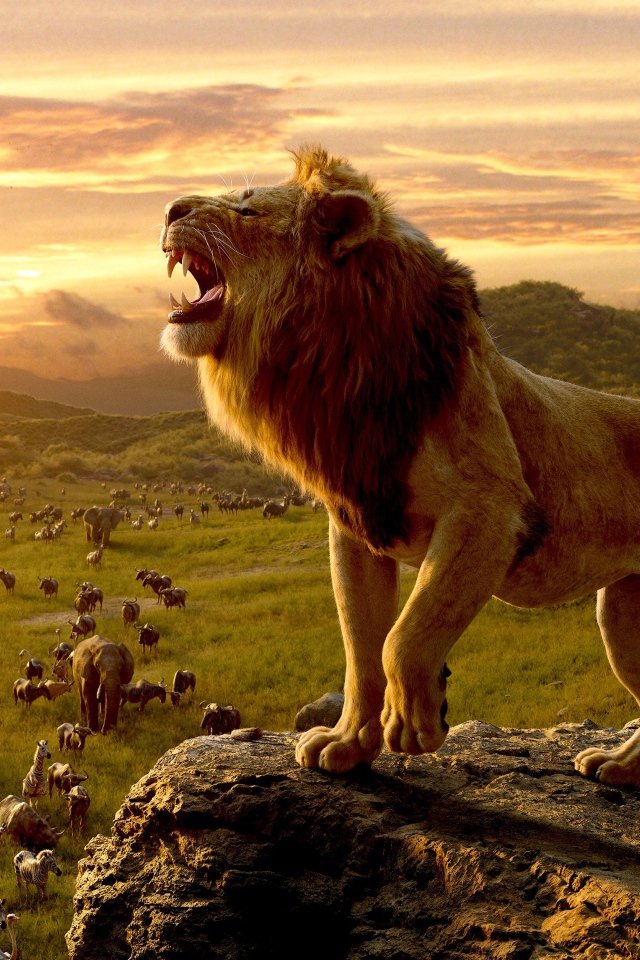 Большой грозный лев на скале 