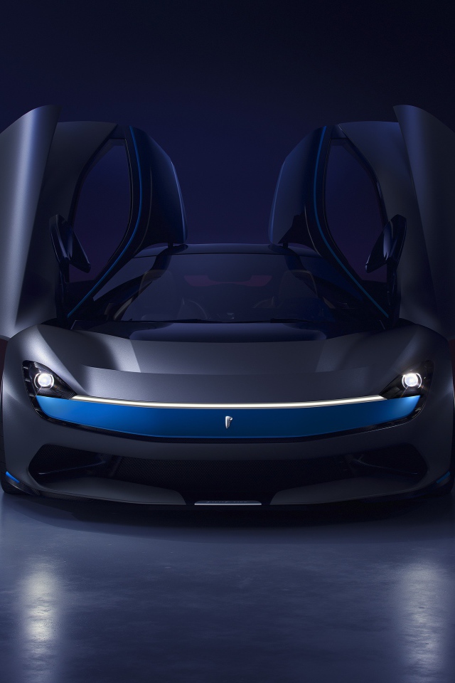 Автомобиль Pininfarina Battista 2019 года с открытыми дверями