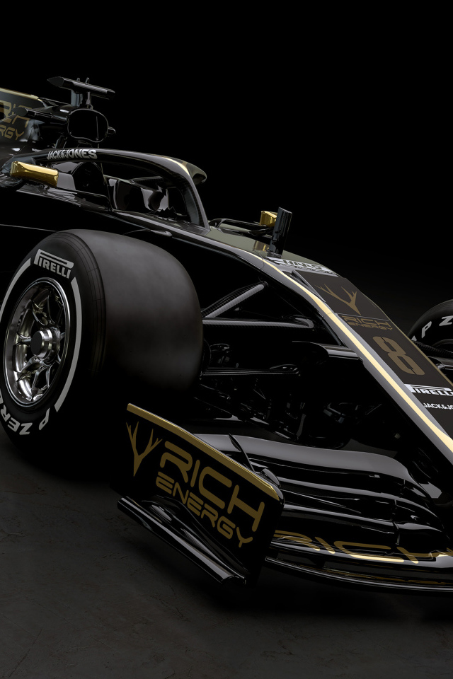 Черный гоночный автомобиль Haas VF-19,  2019 года