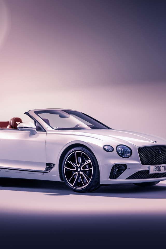 Белый автомобиль кабриолет Bentley Continental GT Convertible 2019 года 