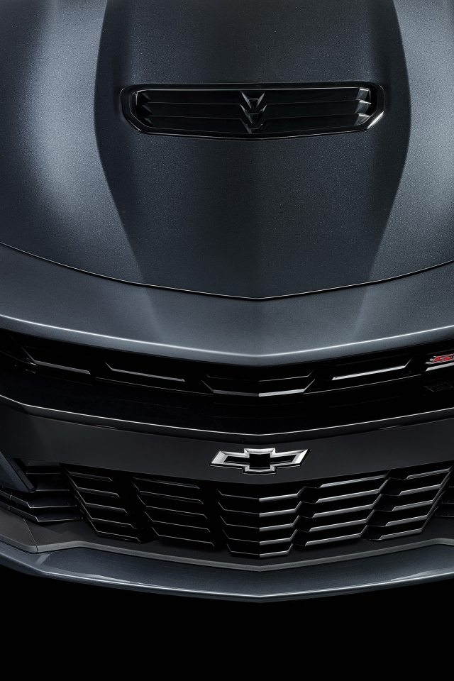 Передняя часть автомобиля Chevrolet Camaro SS 2019 года 