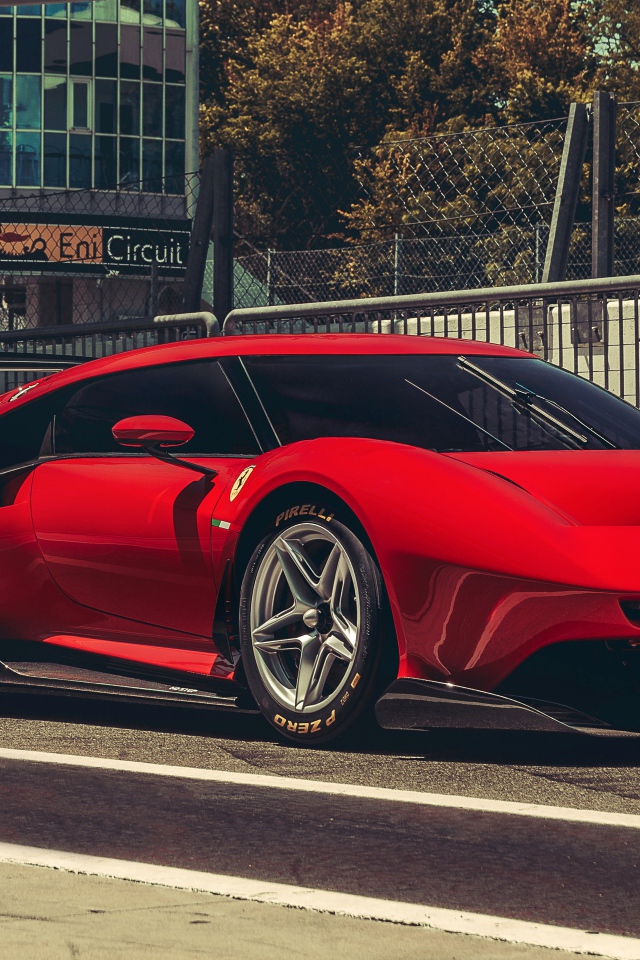 Красный быстрый дорогой автомобиль Ferrari P80C 2019 года