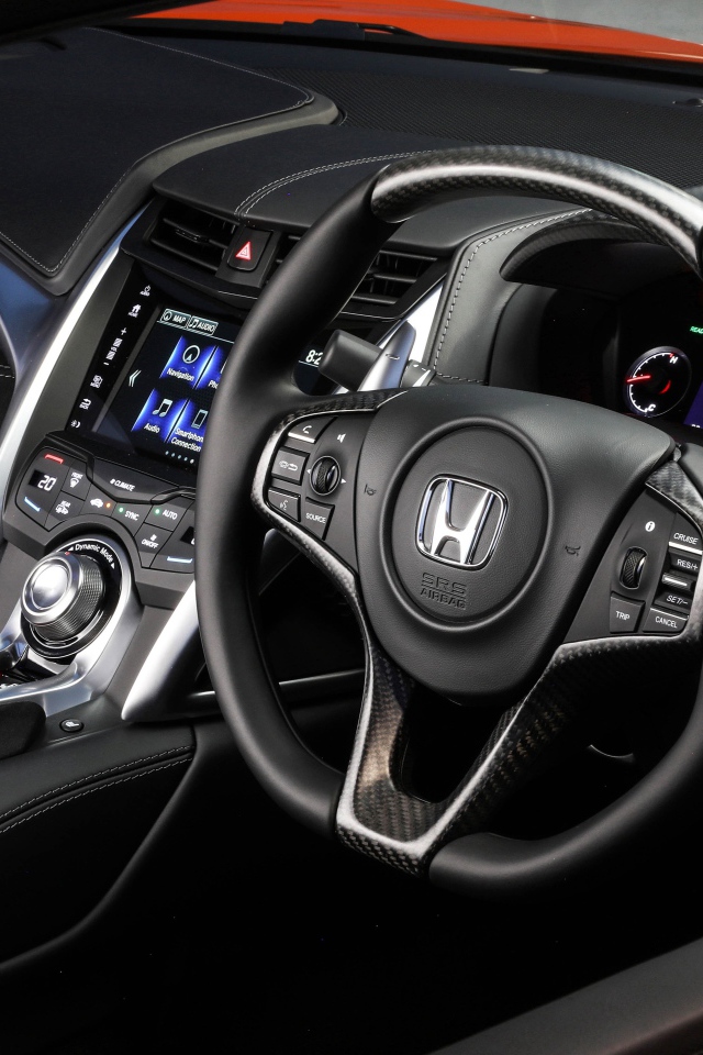 Черный кожаный салон автомобиля Honda NSX 2019 года