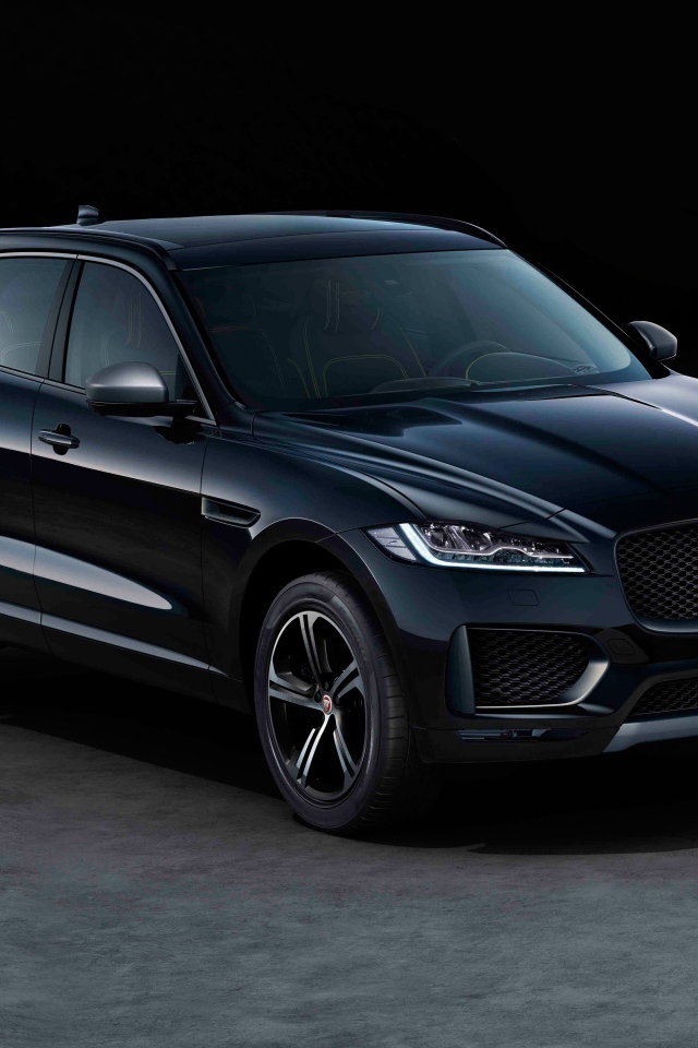 Черный стильный Jaguar F-Pace 300 Sport 2019 года