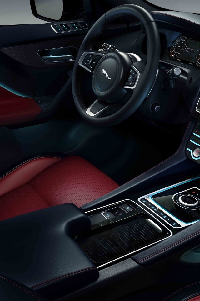 Салон автомобиля Jaguar F-Pace Chequered Flag 2019 года