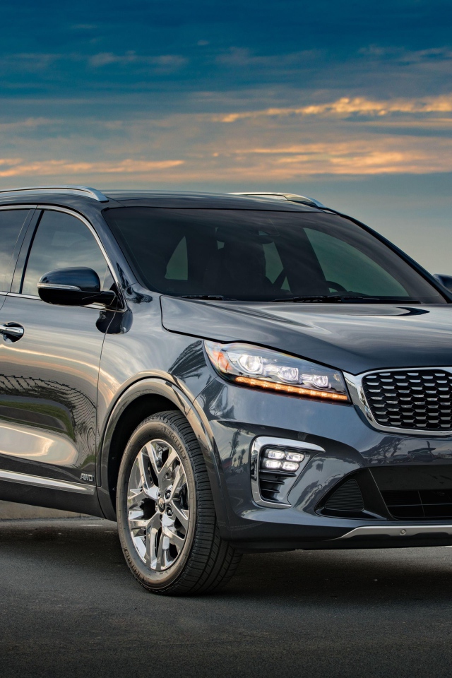 Стильный внедорожник Kia Sorento SXL 2018 года