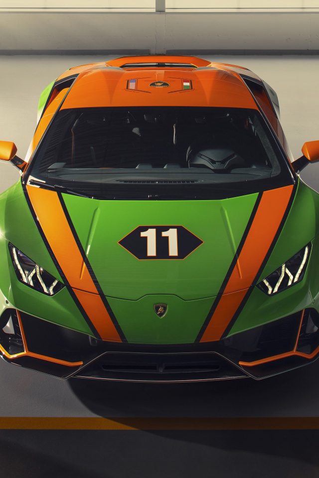 Быстрый Lamborghini Huracan EVO GT, 2020 года вид спереди 