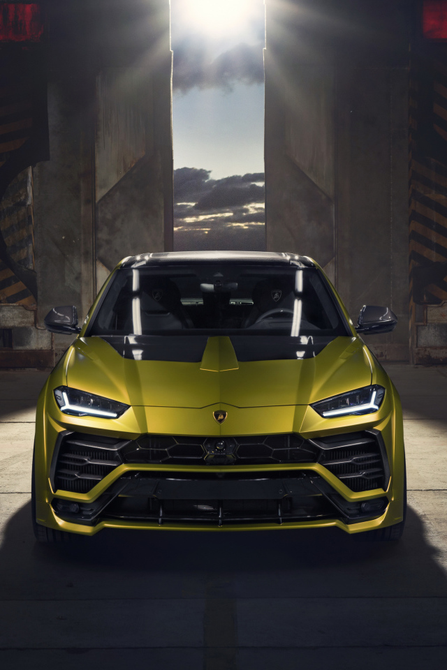 Автомобиль  Lamborghini Urus Esteso 2019 года вид спереди