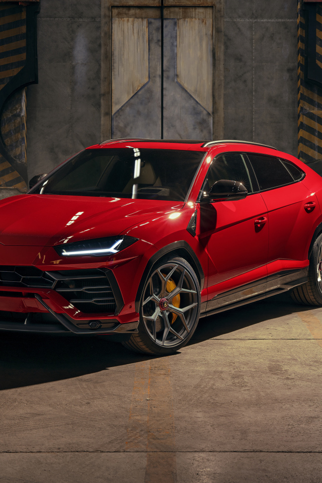 Красный Novitec Lamborghini Urus 2019 года в ангаре