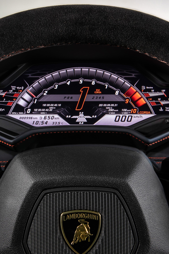 Руль дорого автомобиля Lamborghini Huracan