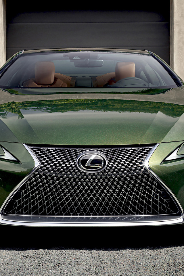Зеленый автомобиль Lexus LC 500 Inspiration Series, 2020 года