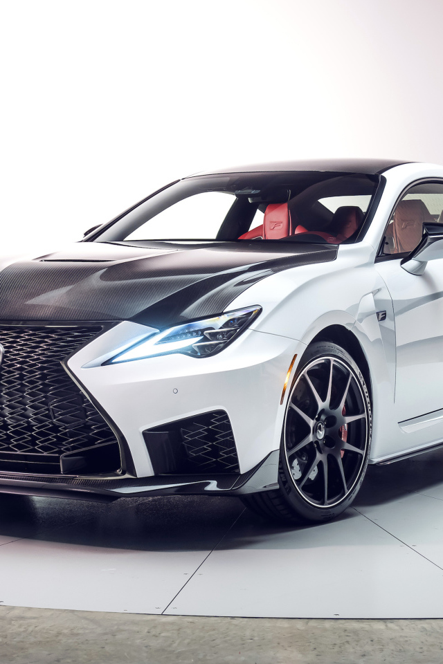 Спортивный автомобиль Lexus RC F, 2020 года 