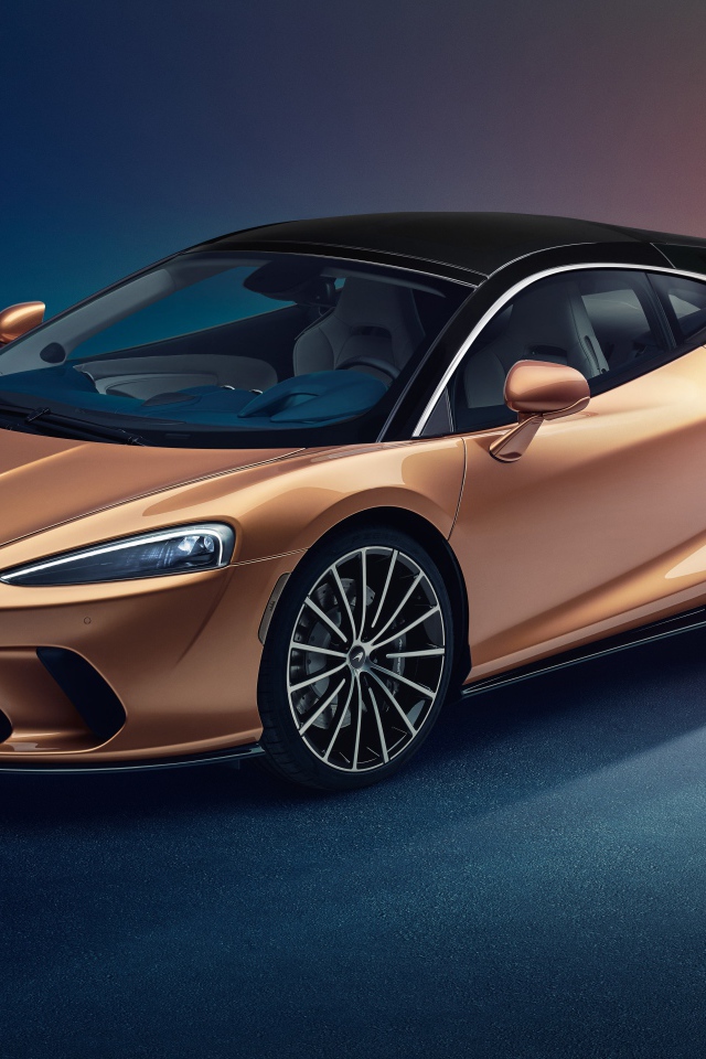 Коричневый автомобиль McLaren GT Superlight 2019 года