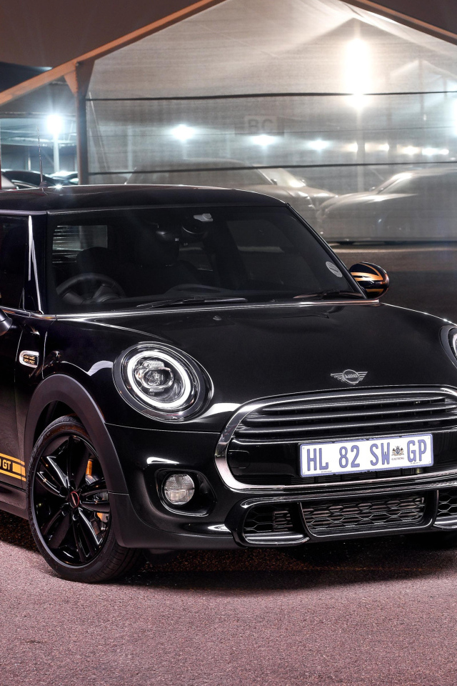 Черный MINI Cooper 1499 GT 2018 года