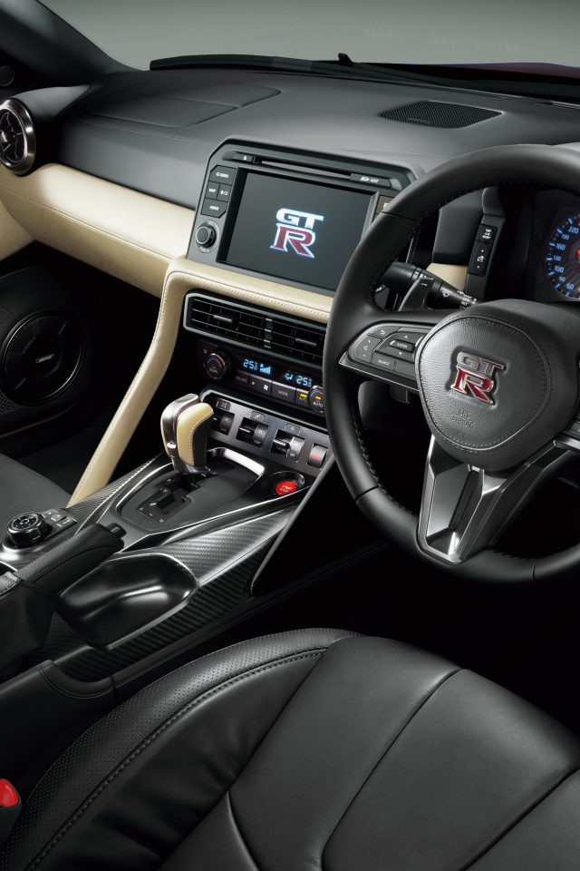 Кожаный стильный салон автомобиля Nissan GT-R Naomi Osaka 2019 года