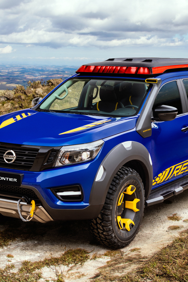 Внедорожник Nissan Frontier Sentinel 2018 года на фоне неба