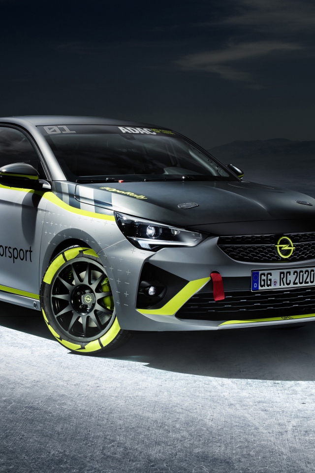 Автомобиль Opel Corsa-E Rally 2019 года на асфальте