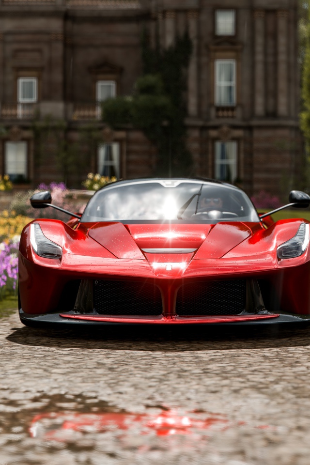 Дорогой красный автомобиль Forza Horizon вид спереди