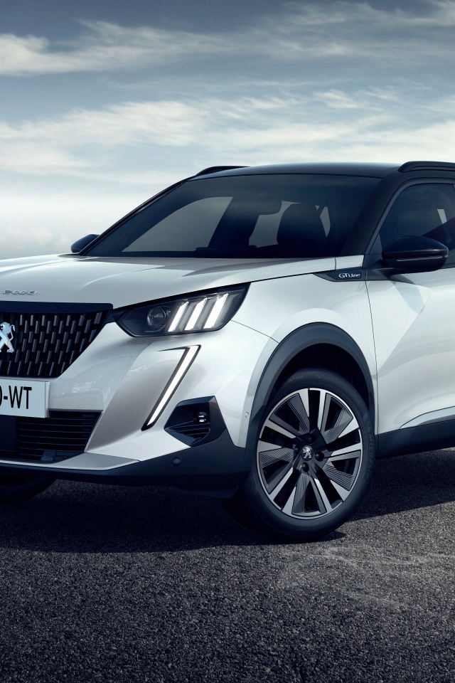 Стильный серебристый внедорожник Peugeot 2008 GT Line, 2019 года