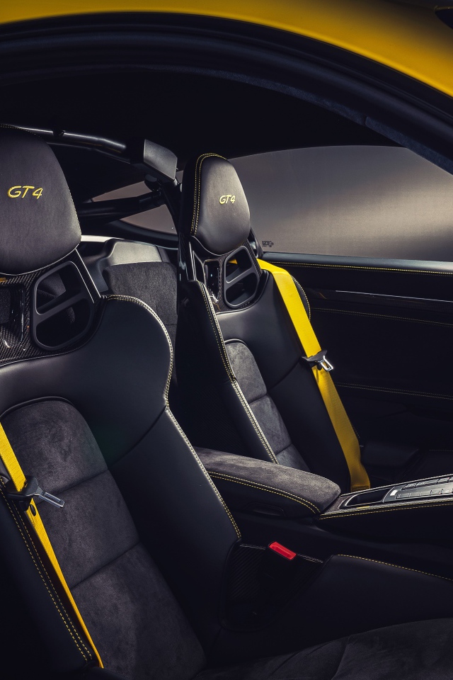 Салон автомобиля Porsche 718 Cayman GT4, 2019 