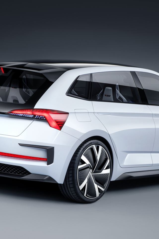 Автомобиль Skoda Vision RS 2018 года вид сзади