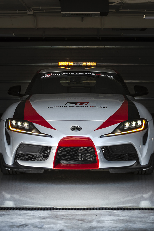 Автомобиль Toyota GR Supra Safety Car, 2019 года в гараже