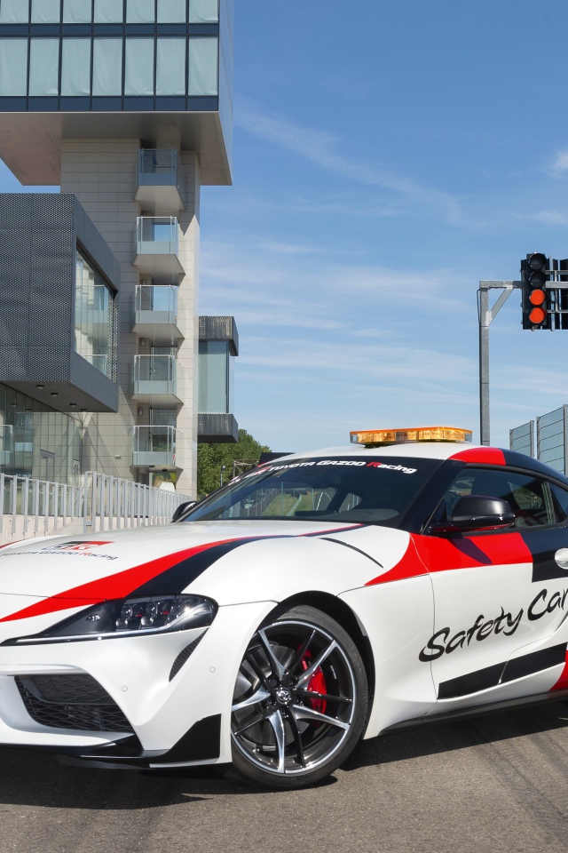 Автомобиль Toyota GR Supra Safety Car, 2019 года на улице