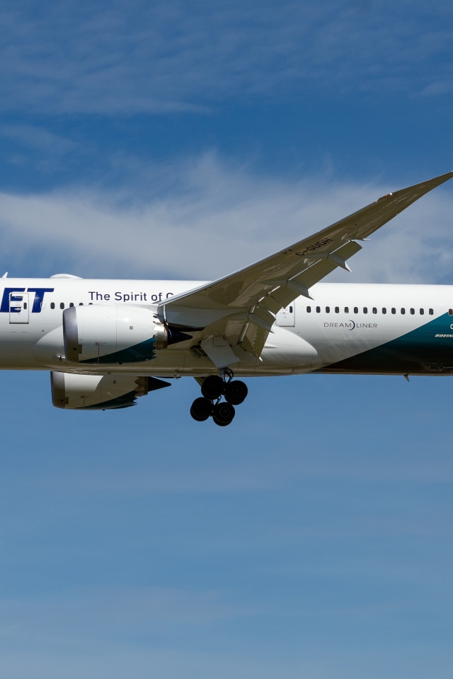 Пассажирский самолет Boeing 787-9 авиакомпании WestJet